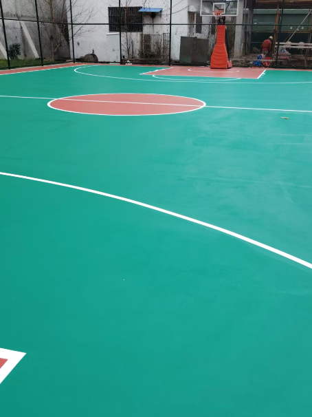 郾城 球场长期使用易出现地面开裂